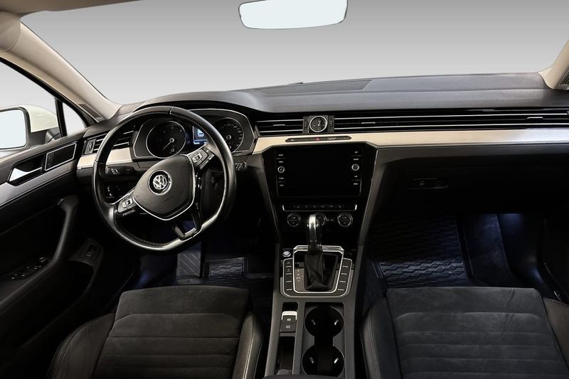 Volkswagen Passat bild 8