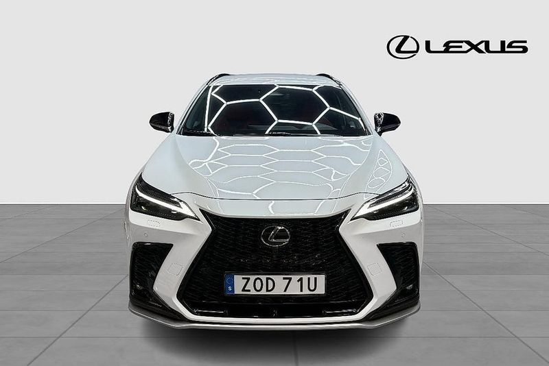Lexus NX bild 8