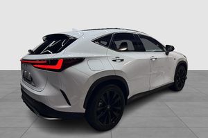 Lexus NX bild 5
