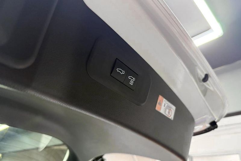 Lexus NX bild 17