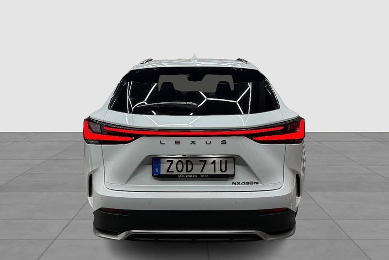 Lexus NX bild 3
