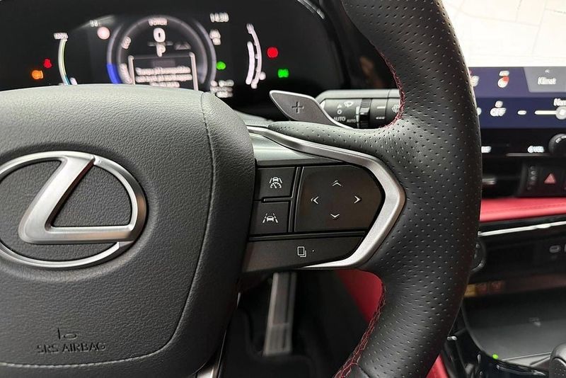 Lexus NX bild 20
