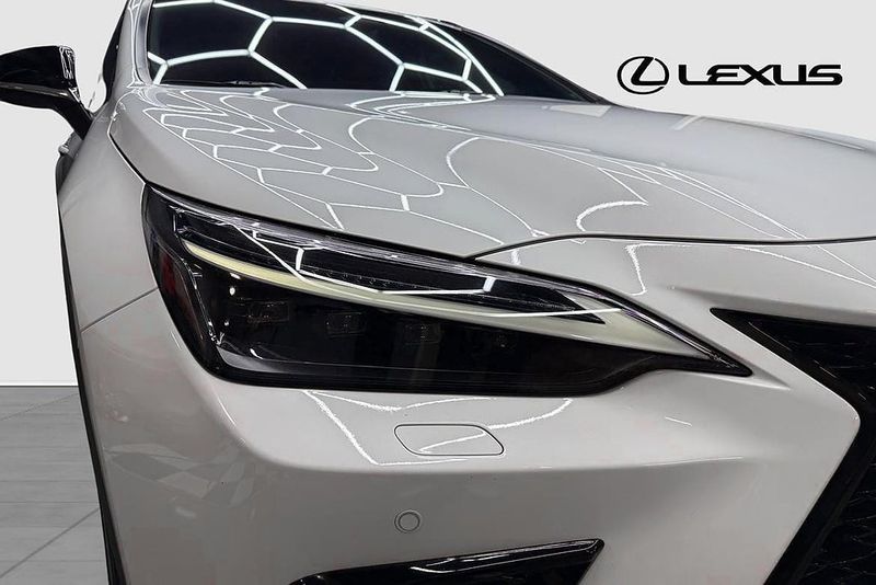 Lexus NX bild 9