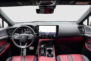 Lexus NX bild 11