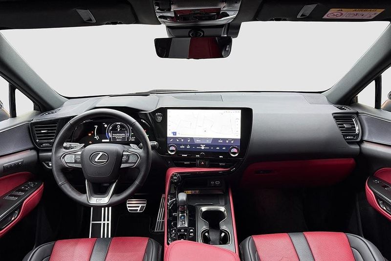 Lexus NX bild 11