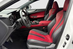 Lexus NX bild 15