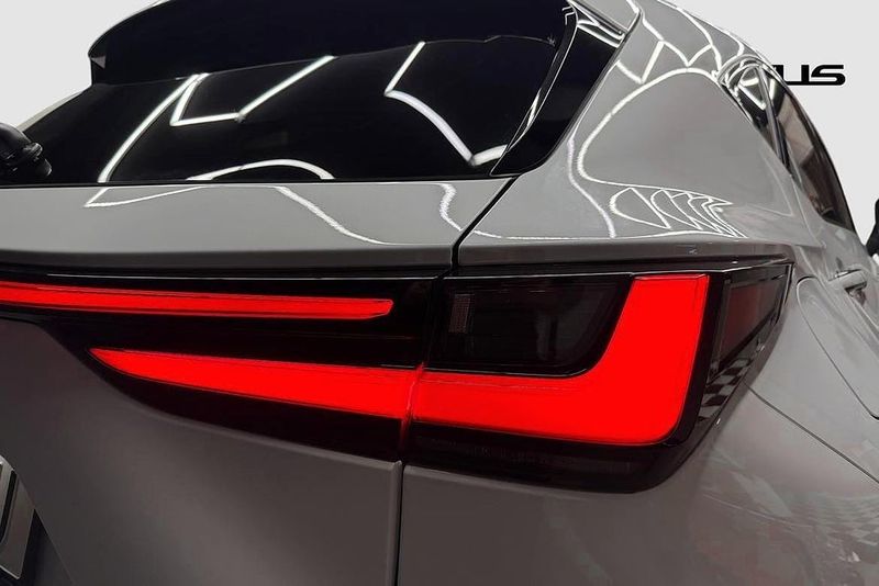 Lexus NX bild 10