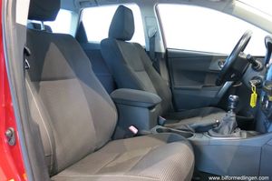 Toyota Auris bild 7