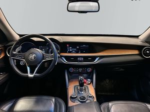 Alfa Romeo Stelvio bild 8