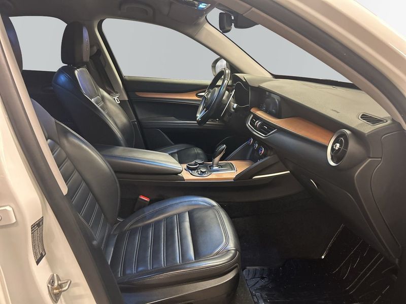 Alfa Romeo Stelvio bild 10