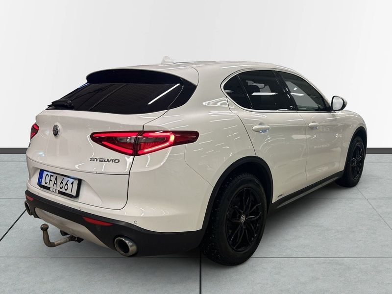 Alfa Romeo Stelvio bild 6