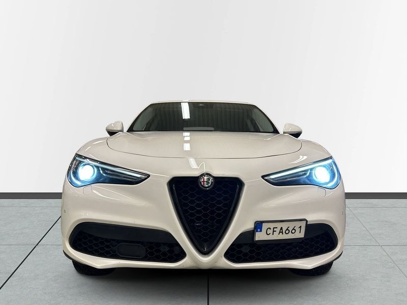 Alfa Romeo Stelvio bild 2