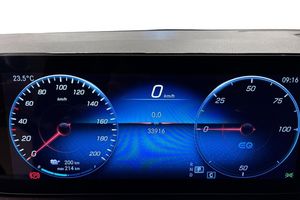 Mercedes EQB300 bild 12