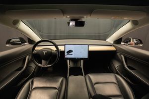 Tesla Model 3 bild 13