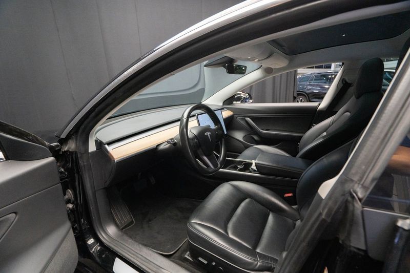 Tesla Model 3 bild 15