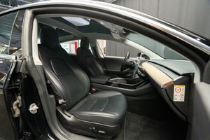 Tesla Model 3 bild 17