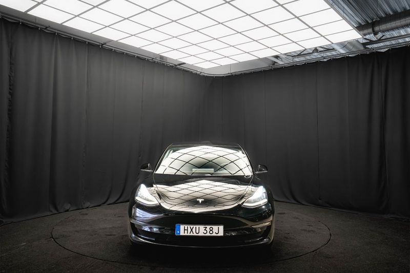 Tesla Model 3 bild 4