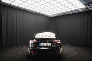 Tesla Model 3 bild 8