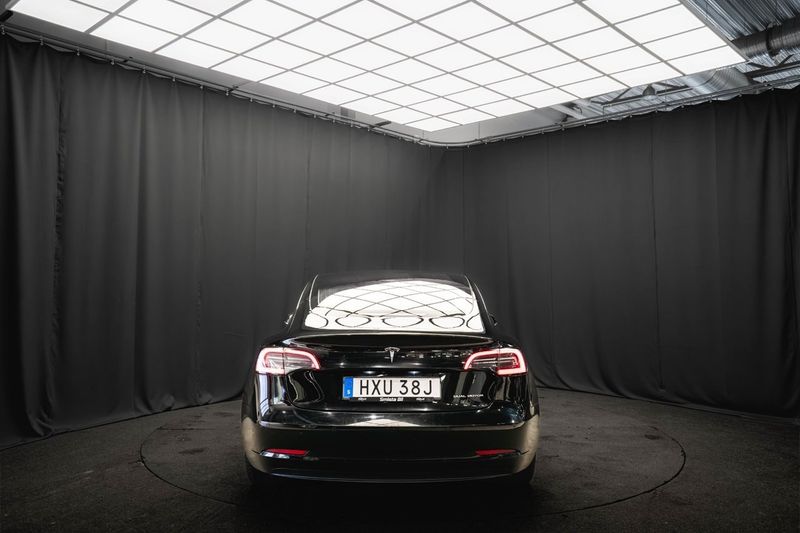 Tesla Model 3 bild 8