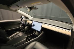 Tesla Model 3 bild 14