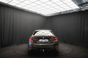 BMW i4 bild 9
