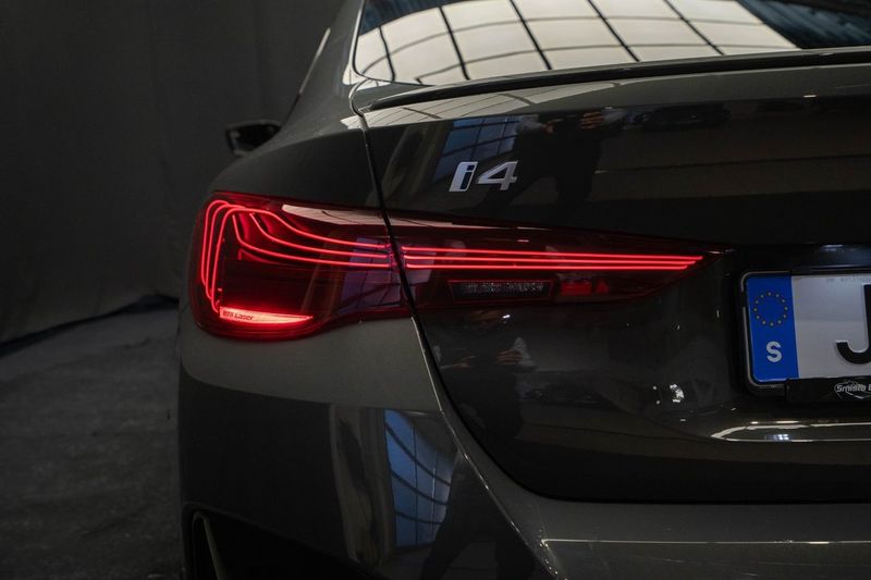 BMW i4 bild 10