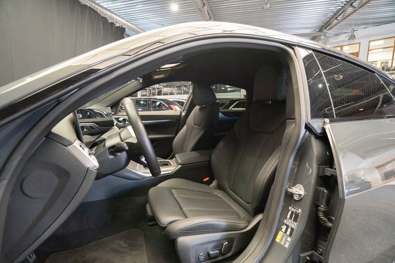 BMW i4 bild 24