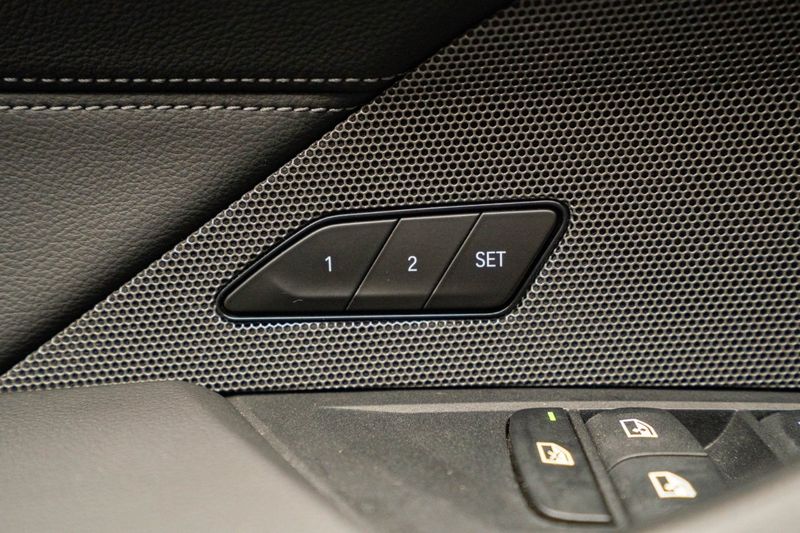 BMW i4 bild 17