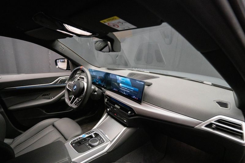 BMW i4 bild 19