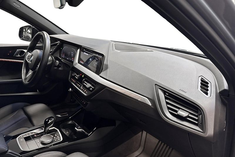 BMW 118 bild 15
