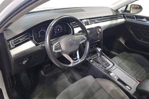 Volkswagen Passat bild 7