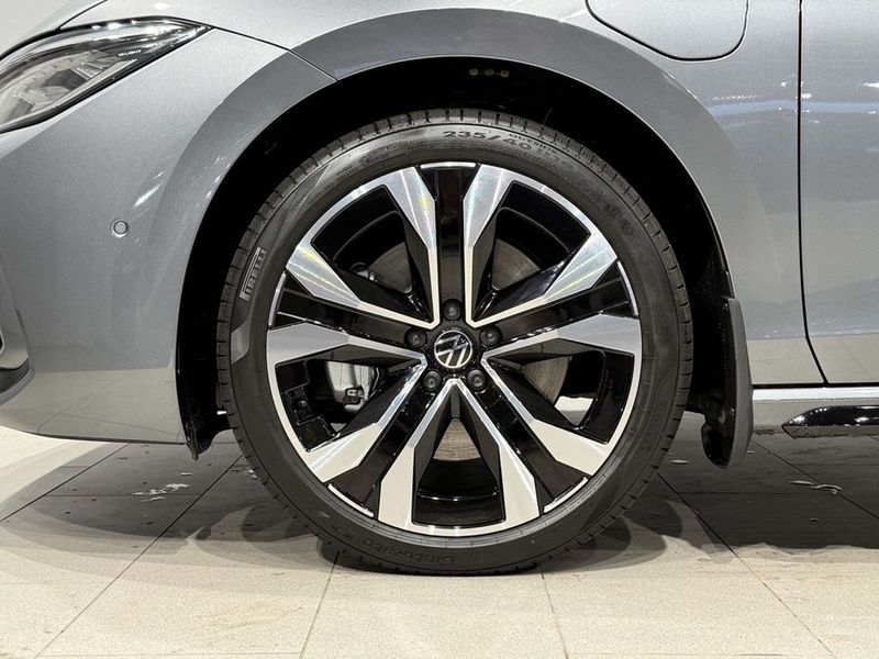 Volkswagen Passat bild 2