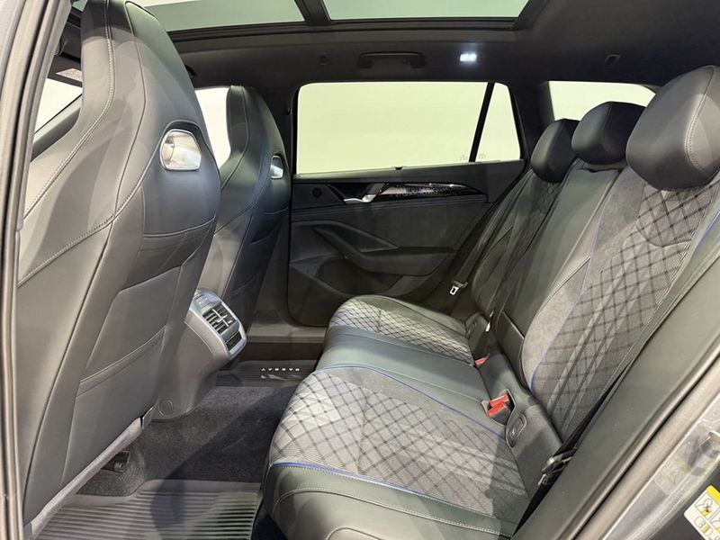 Volkswagen Passat bild 10
