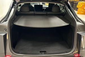 Tesla Model Y bild 10