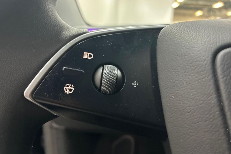 Tesla Model Y bild 23