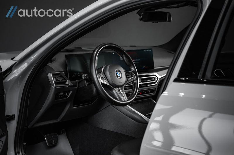 BMW 330 bild 16