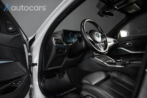 BMW 330 bild 38