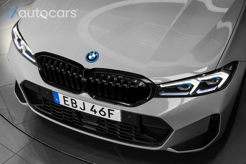 BMW 330 bild 12