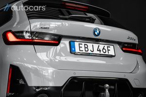 BMW 330 bild 14