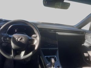 Lexus LBX bild 8