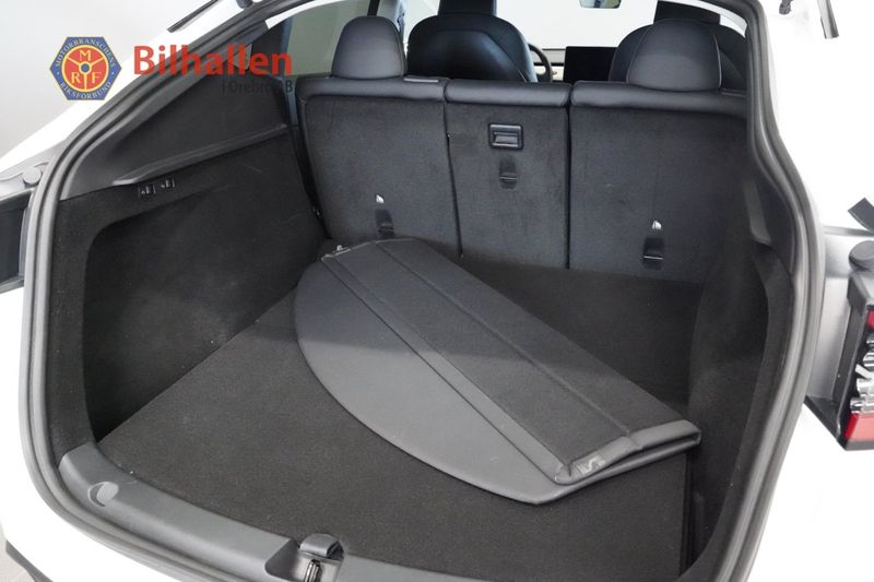 Tesla Model Y bild 32