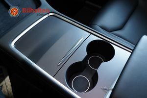 Tesla Model Y bild 27