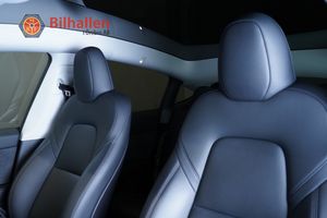 Tesla Model Y bild 17