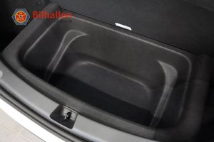 Tesla Model Y bild 33