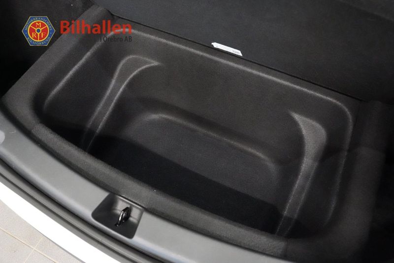 Tesla Model Y bild 33