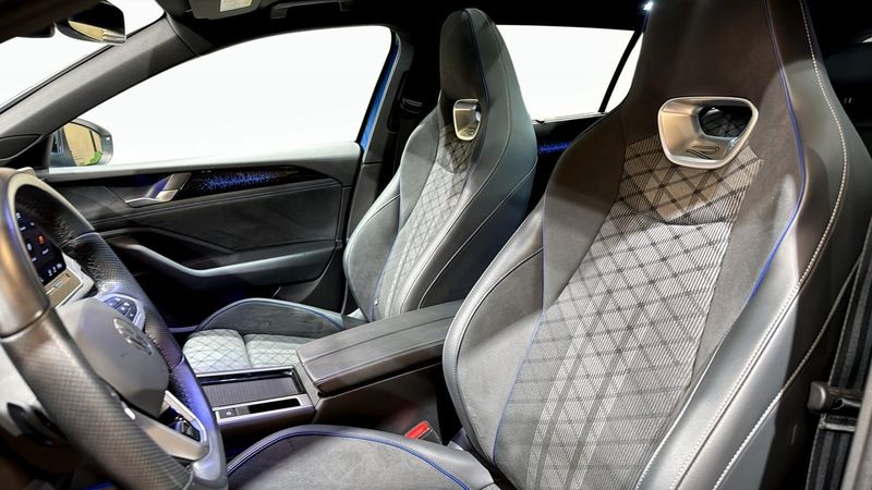 Volkswagen Passat bild 8