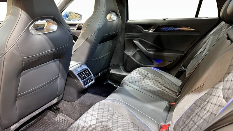 Volkswagen Passat bild 12