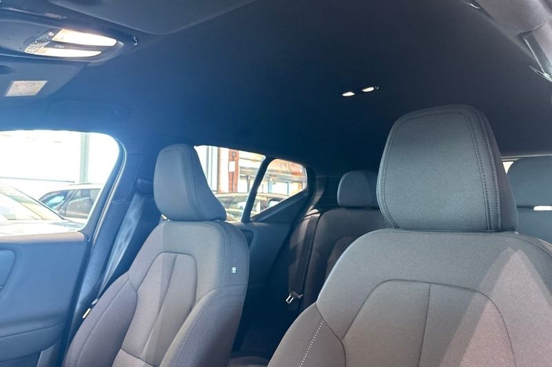 Volvo EX40 bild 19