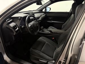 Lexus UX bild 8