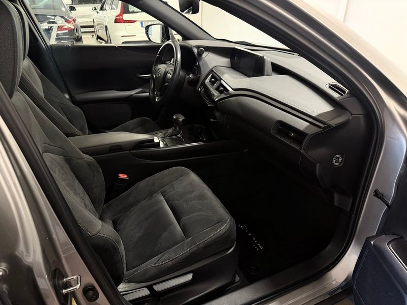 Lexus UX bild 12